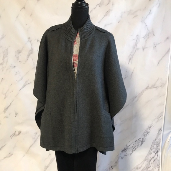 White House Black Market Sweaters - Super Heavy Cozy Warm Shrug
